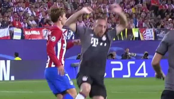 El fenomenal 'sombrerito' de Griezmann a Franck Ribéry [VIDEO]