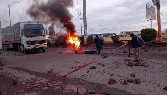 Según un informe de la Policía Nacional, se registraron tres bloqueos de transportistas en Juliaca, Puno. (PunoNoticias.pe)