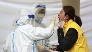 China registra 45 nuevos casos de coronavirus, 18 de ellos locales