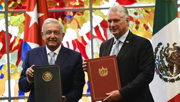El presidente de Cuba, Miguel Díaz-Canel y su homólogo de México, Andrés Manuel López Obrador, participan en la firma de dos acuerdos para fortalecer las relaciones bilaterales en materia sanitaria y, especialmente, en el enfrentamiento de la covid-19, en La Habana.