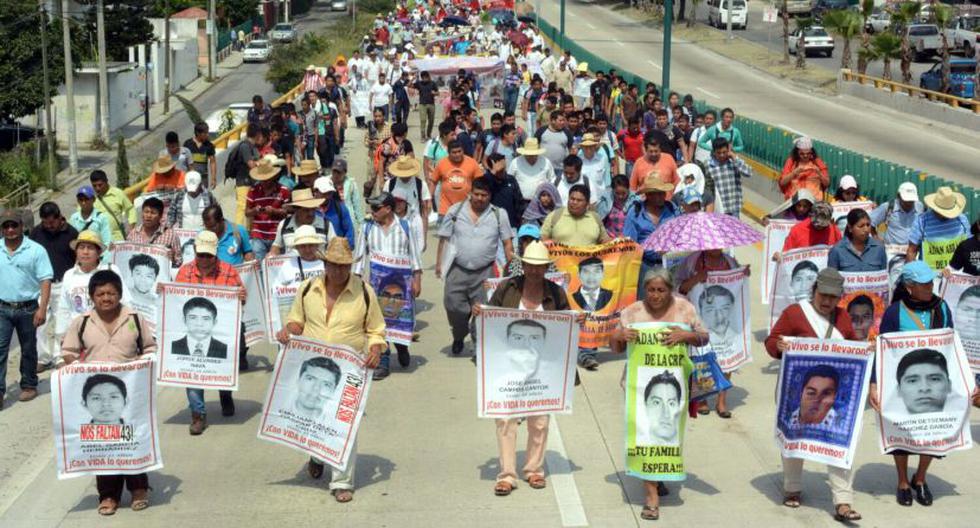 Miles de maestros protestan en México. (Foto: EFE)