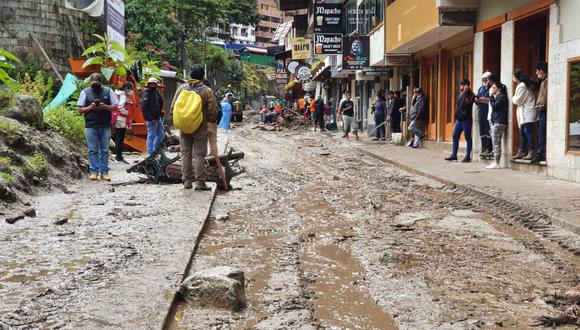 La gran cantidad de material lodoso que arrastró el huaico provocó que varios negocios, entre ellos hoteles, quedaran aislados. (Foto: Municipalidad distrital de Machu Picchu)