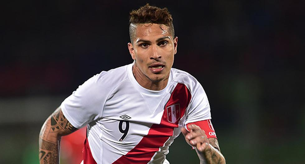 Paolo Guerrero se mostró más que contento con la victoria de la Selecicón Peruana sobre Paraguay en Asunción (Foto: AFP)