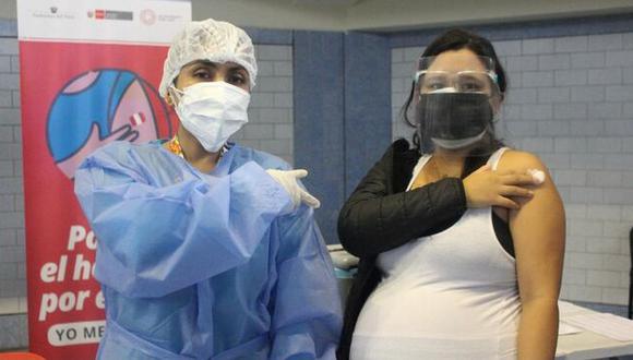 El proceso de vacunación de mujeres gestantes peruanas y extranjeras residentes en el país comenzó el pasado 12 de junio, pero mayores de 18 años y con 28 semanas en adelante. Ahora, ya pueden inmunizarse gestantes con 12 semanas de embarazo. (Foto: Minsa / Referencial)