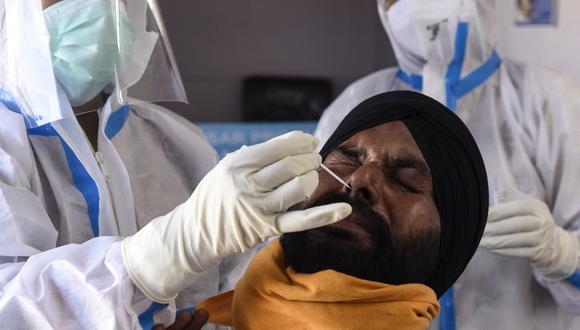 Pruebas de coronavirus en la India. (Foto: AFP)
