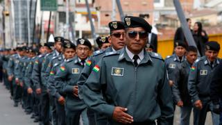 Bolivia vive inédita huelga de soldados que reclaman "igualdad"