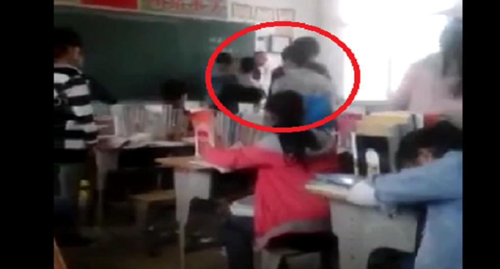 Graban a maestro chino golpeando brutalmente a alumna. (Foto: Captura de YouTube)
