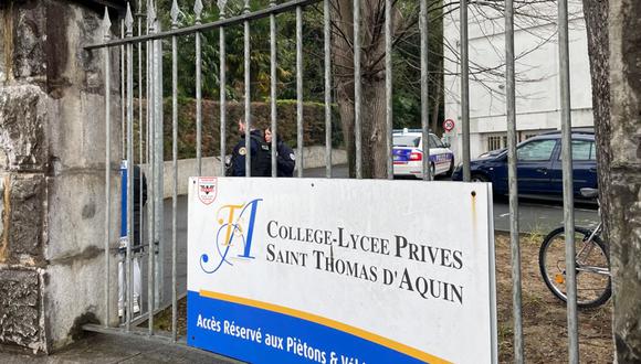 Profesora muere apuñalada por un alumno en plena clase en Francia. (Foto: antena3)