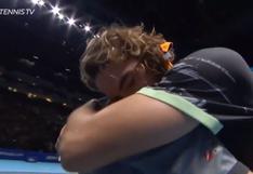 Tsitsipás vs. Thiem: lágrimas y abrazos del griego tras punto final con el que se consagró en el ATP 2019 | VIDEO