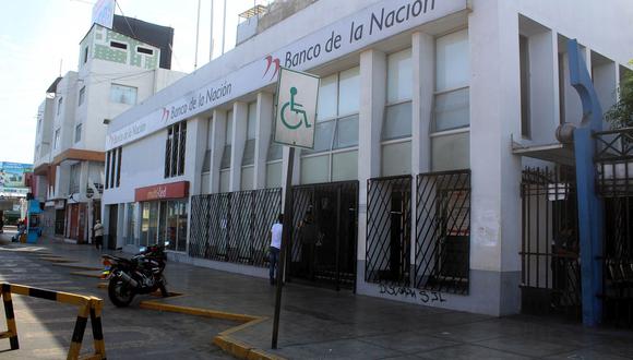 Por segunda vez se suspende la atención en ventanilla para los usuarios del Banco de la Nación de Chimbote. (Foto: Laura Urbina)