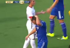 Zlatan Ibrahimovic le dio este codazo a John Terry en PSG vs Chelsea | VIDEO 