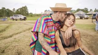 Greeicy muestra en TikTok el tatuaje de su rostro que lleva Mike Bahía en la pierna izquierda | VIDEO    