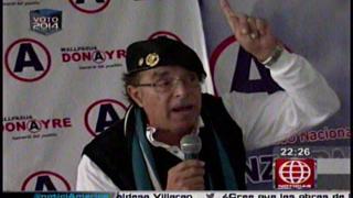 Edwin Donayre perdió los papeles ante periodistas de Ayacucho