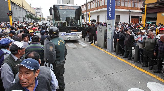 Metropolitano: decenas de fonavistas bloquearon la vía - 4