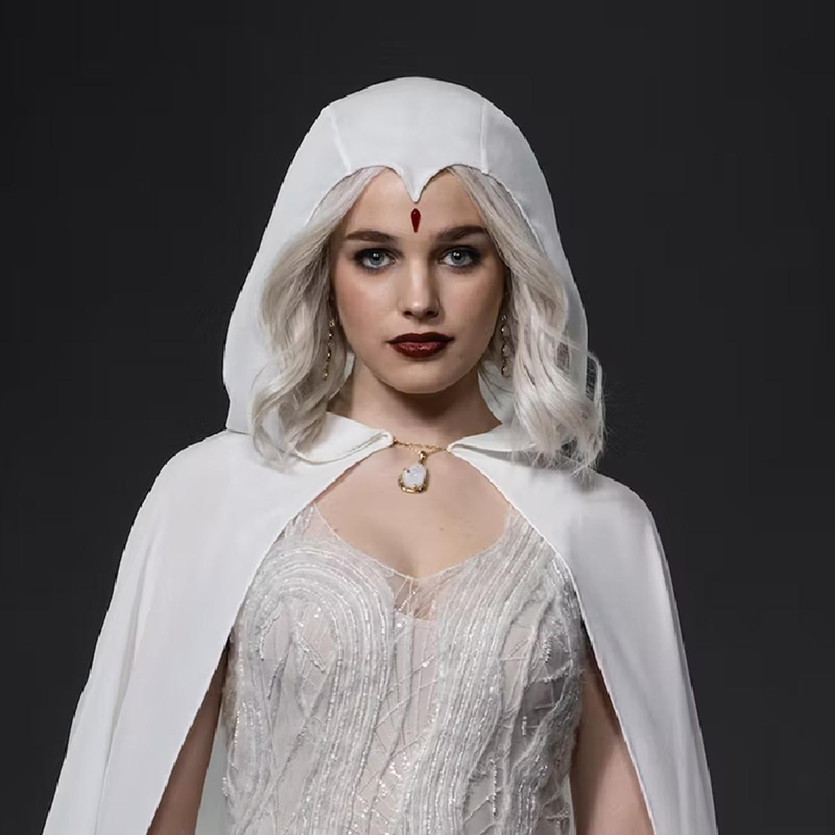 Raven aparece con su traje blanco para la temporada 3 de Titans