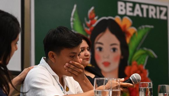 Humberto, hermano de Beatriz habla durante una conferencia para dar detalles sobre la audiencia pendiente del juicio contra el estado salvadoreño en San Salvador el 6 de marzo de 2023. (Foto de Marvin RECINOS / AFP)