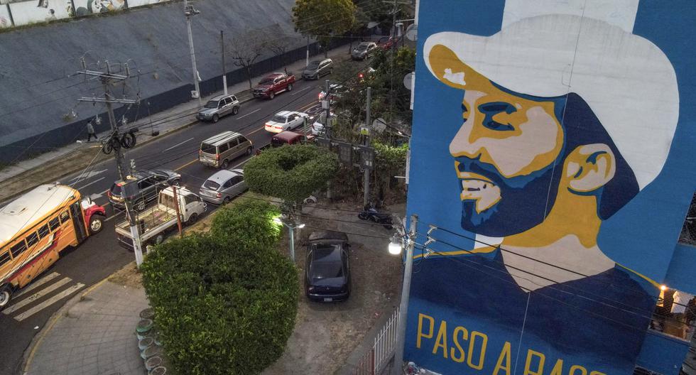 Vista aérea de un mural en el complejo de apartamentos Zacamil que representa al presidente salvadoreño Nayib Bukele, en Mejicanos, El Salvador, el 26 de enero del 2024. (Foto: AFP)