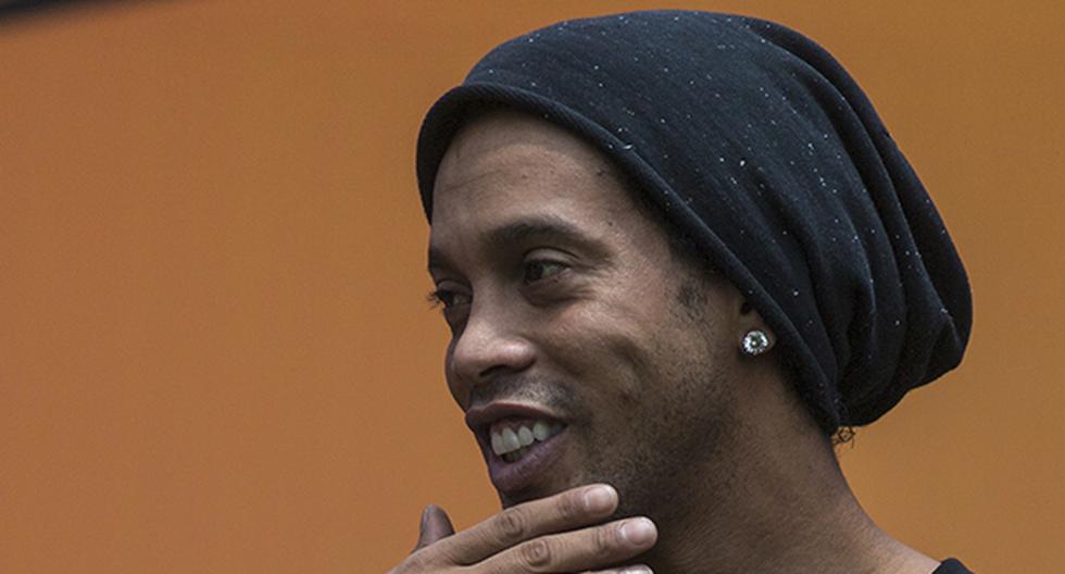 Germán Leguía, genente deportivo de Universitario, comentó sobre la posibilidad de que Ronaldinho se ponga la camiseta crema y juegue junto a Raúl Ruidíaz (Foto: Getty Images)