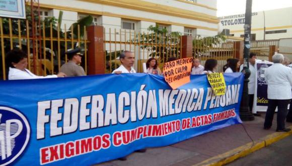 Médicos acaban paro tras acuerdo con el Ministerio de Salud