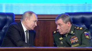 El jefe del Estado Mayor ruso visitó el frente en Ucrania, según el Pentágono, que no puede confirmar si está herido