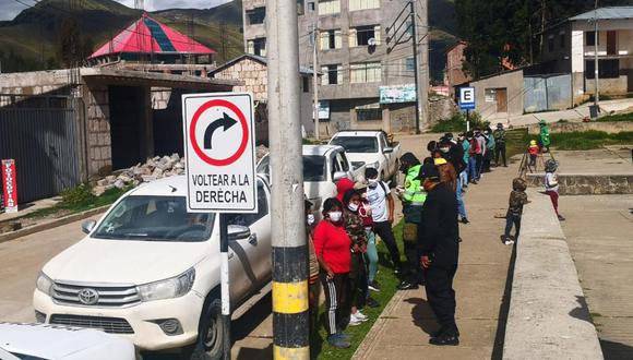 En Chumbivilcas se detuvo a 32 personas en dos intervenciones diferentes por llegar de manera ilegal procedente de Arequipa. (Melissa Valdivia)