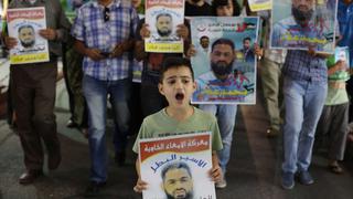 Israel suspende detención de palestino en huelga de hambre