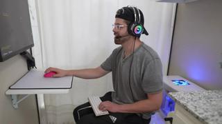 El youtuber que transformó su baño en una PC para videojuegos