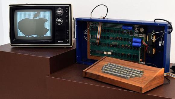 La Apple-I salió a la venta en 1976. Aquí un ejemplo del modelo. (Foto: AFP)
