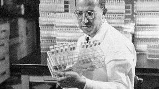 Jonas Salk y la vacuna que salvó al mundo de una pandemia