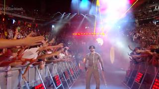 Así fue la espectacular entrada de Bad Bunny en WWE Backlash 2023 | VIDEO