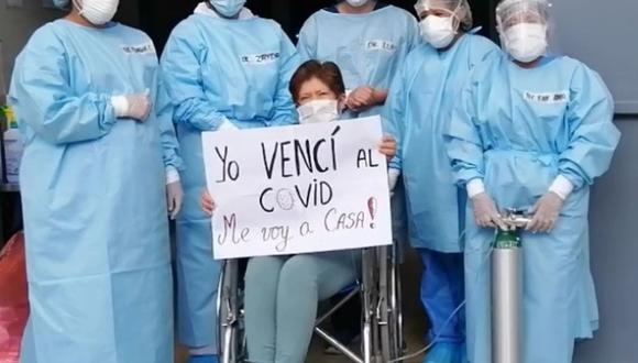Una profesora de 63 años de edad, afectada por el coronavirus (covid-19) logró salvar la vida gracias a un tratamiento no invasivo de alta oxigenación que implementó EsSalud en Ayacucho. Foto: Andina