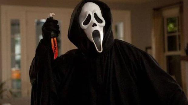 'Ghostface', the villain from the horror movie 'Scream'.  (Photo: Dimension Films).