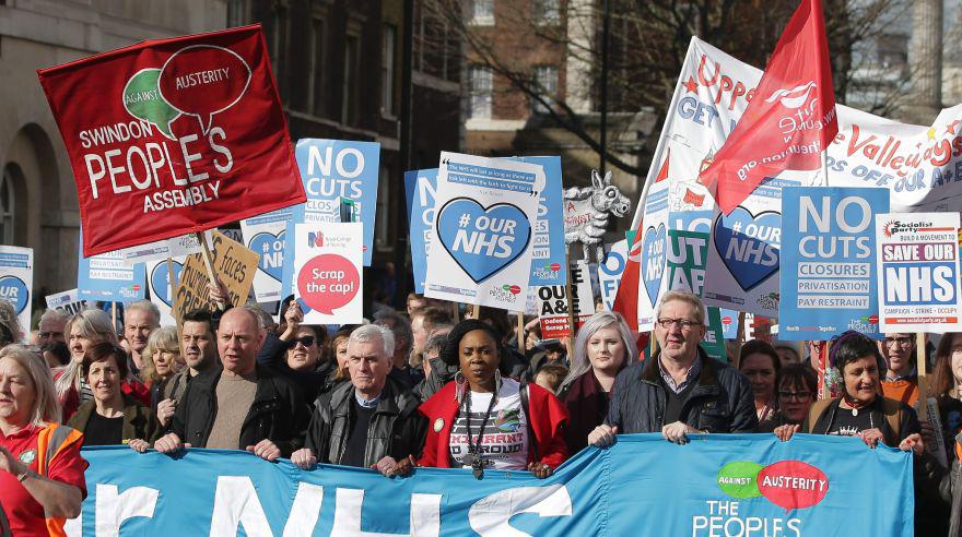Londres: Protesta contra recortes en el sector salud británico - 8