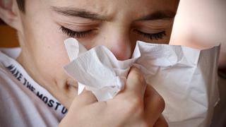 El aire dentro de las casas y escuelas puede estar contaminado con sustancias químicas, advierte estudio