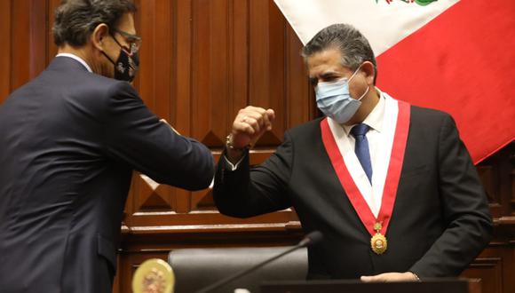 En aparente calma, sin casi resistencia, Vizcarra aceptó su suerte y Manuel Merino asumirá la suya (Foto: Congreso).