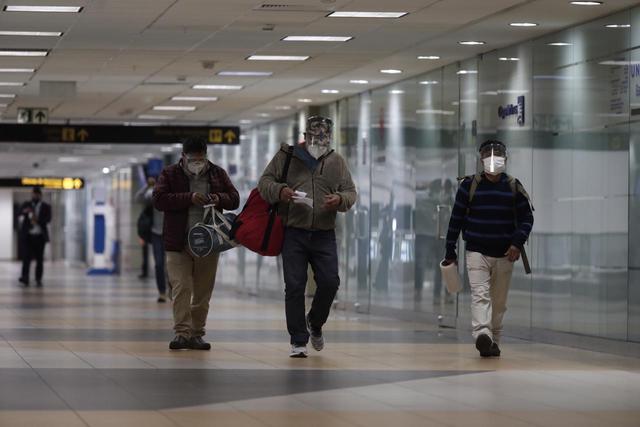 El Aeropuerto Internacional Jorge Chávez recibe los primeros vuelos internacionales desde el mes de Marzo cuando de declarara el Estado de Emergencia debido al Coronavirus. (Fotos: Leandro Britto / @photo.gec)