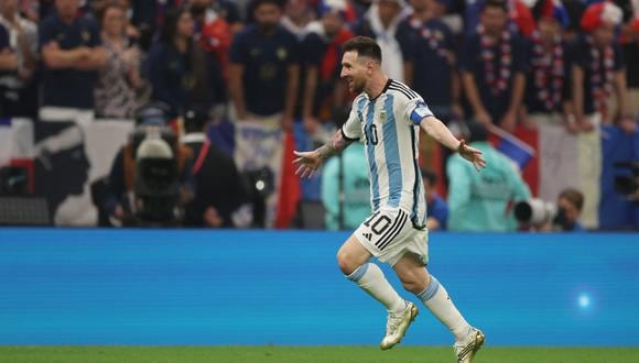 Lionel Messi de Argentina celebra después de que Angel Di Maria anota su segundo gol REUTERS/Lee Smith