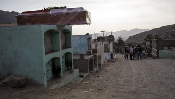 El Minsa reportó también que hay un total de 14.630 pacientes hospitalizados. (Foto: Rodrigo Abd / AP)