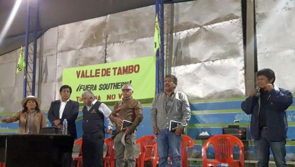 Los dirigentes agrarios del Valle de Tambo, en la provincia de Islay ratificaron su posición en contra del proyecto minero Tía María. Asimismo, rechazaron la realización de una mesa de diálogo con el Ejecutivo en Islay (Foto: Zenaida Condori)