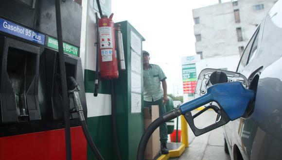 Los precios de los combustibles varían día a día. Conoce aquí dónde conseguir las tarifas más bajas. (Foto: GEC)