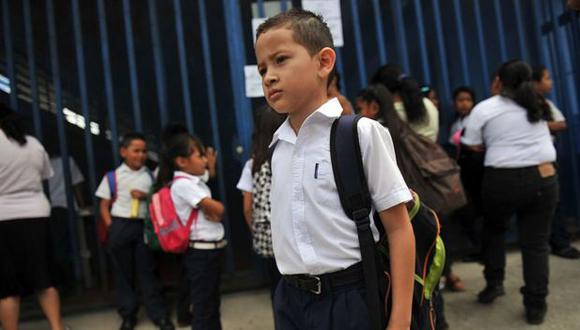 Costa Rica está cerrando escuelas por falta de alumnos. (Foto: AFP).