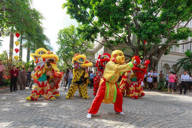 El Año Nuevo Chino también se celebra en las calles, donde comparsas acompañan a los dragones y leones a visitar los negocios. (Foto: Pixabay)&nbsp;