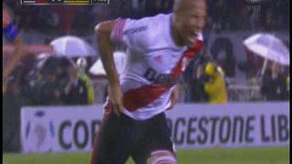 River Plate: Carlos Sánchez marcó el 2-0 de penal (VIDEO)