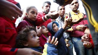 El hambre, la nueva táctica "inhumana" para ahuyentar refugiados de Hungría