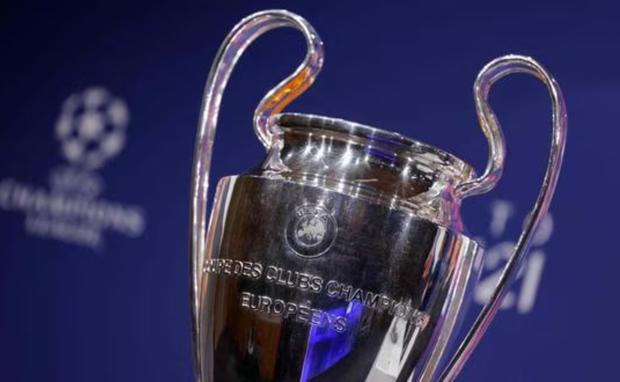 Todo sobre el trofeo de la Europa League: cómo se hizo, cuántos años tiene,  cuánto cuesta y cuánto pesa