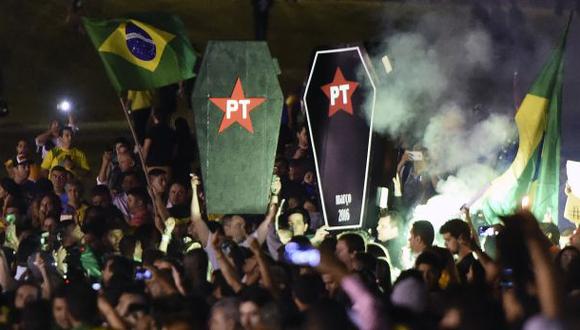Segunda noche de multitudinarias protestas en Brasil