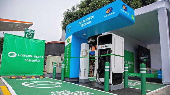 EC | Inauguran estación de carga rápida para autos eléctricos