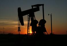 La OPEP aumenta su producción y prevé menos barriles de sus competidores