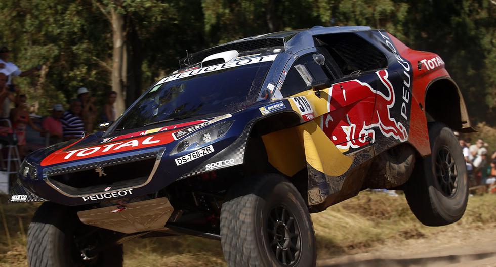 Sebastien Loeb lidera la segunda etapa del Rally Dakar con su compatriota Stephane Peterhansel | Foto: EFE