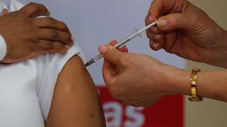 COVID-19: extranjeros residentes en el Perú están incluidos en plan de vacunación, según canciller Astete